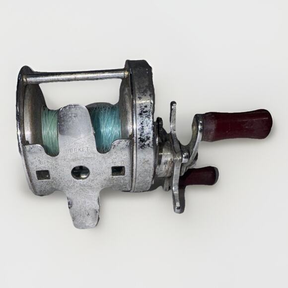 Pflueger Rocket No 1365 Baitcast Fishing Reel - Picture 4 of 4